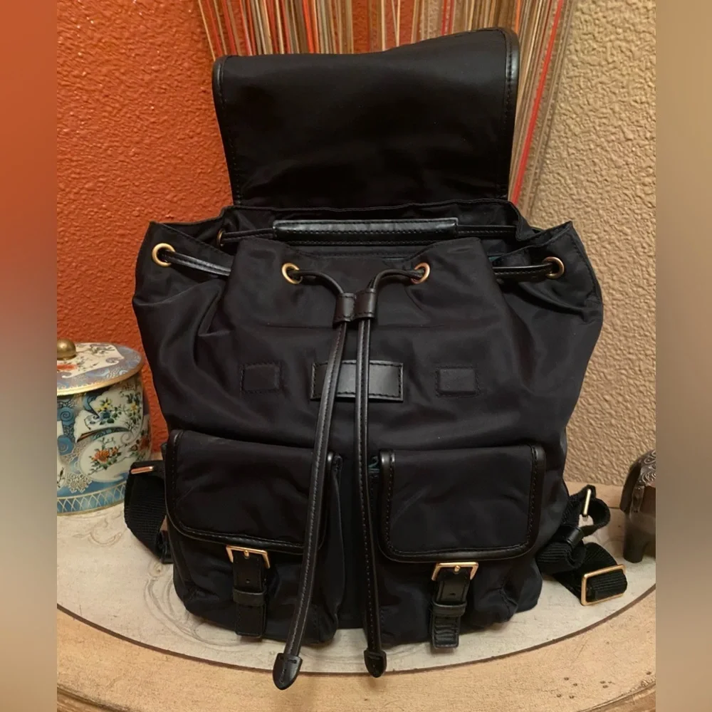 TORY BURCH- EUC Perry Black Nylon Quilted Green Interior Flap Cinched Backpack